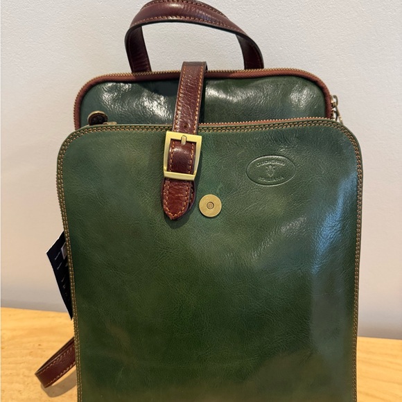 Leather Purse/Back Pack Style - Picture 5 of 13